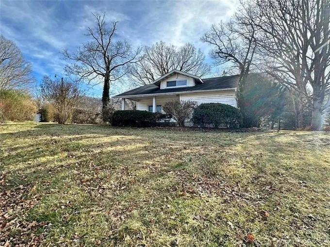 Clyde, Haywood County, NC House for sale Property ID: 418549909