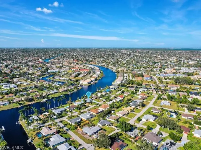 1221 SE 43rd Terrace, Cape Coral, FL 33904 - MLS 223084451 for Sale