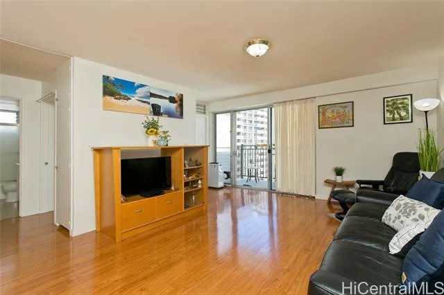 1610 Kanunu Street 1207, Honolulu HI 96814 for Sale