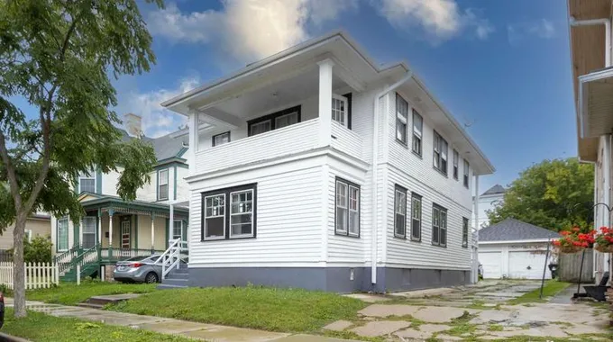 921 Grand Ave, Racine, WI 53403  612107903 for Sale