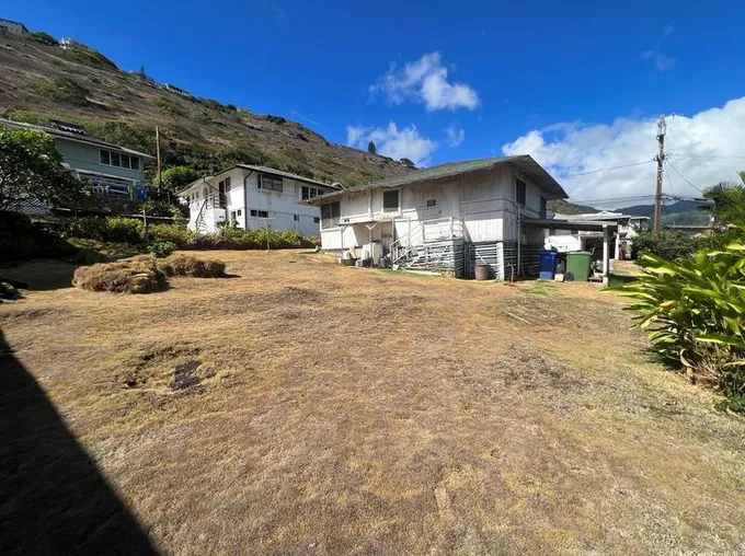 3273 Kilihune Pl, Honolulu, HI 96816 - MLS 202323830 for Sale