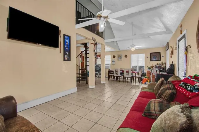 106 Hanover St, Houston, TX 77012 for Sale