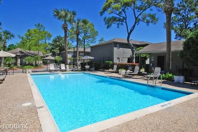 Flat 1 Bed 1 Bath  1202 Seagler RD for Sale