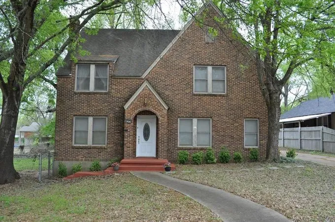 906 E Park, PALESTINE, TX 75801 for Sale
