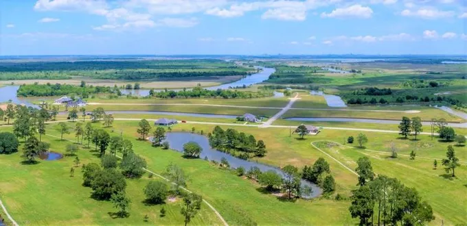 1325 Alice Lane, Beaumont, TX 77705 for Sale