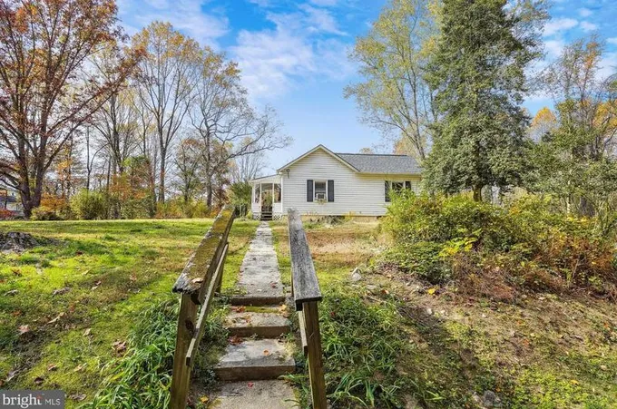 7225 Clifton Rd, Clifton, VA 20124 - MLS VAFX2153004 for Sale