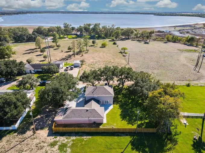 114 Lakeway St, Eagle Lake, TX 77434 for Sale
