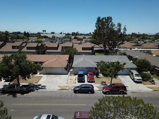2171 Pomona Ave, Costa Mesa, CA 92627 - MLS NP24000595 for Sale
