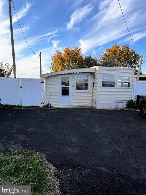 1538 Broadway, Hanover, PA 17331 - MLS PAYK2051504 for Sale