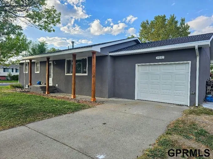1901 E 29TH ST, Scottsbluff, NE 69361 Single Family Residence For Sale  MLS# 22328542