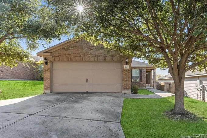 5523 CHASE CYN, San Antonio, TX 78252-2292 for Sale