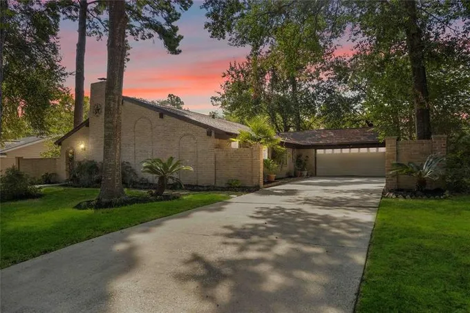 219 Enchanted River Dr, Spring, TX 77388 for Sale