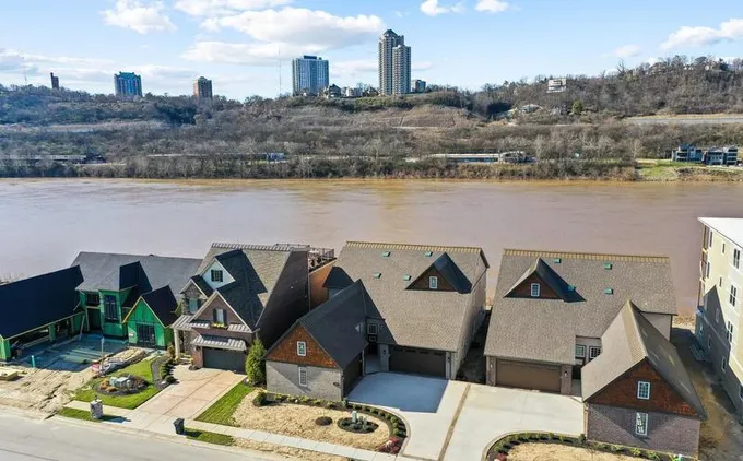 605 Manhattan Blvd #202, Dayton, KY 41074 - MLS 612088 for Sale