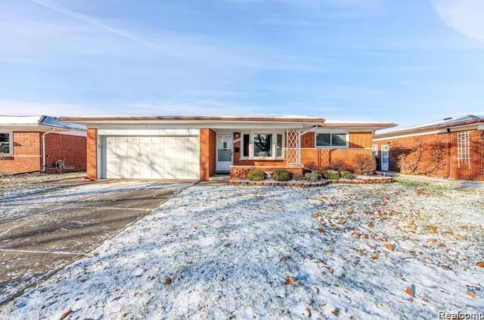 31163 Moceri Cir, Warren, MI 48088 - MLS 20240002995 for Rent