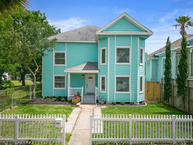 3525 O Ave, Galveston, TX 77550 for Sale