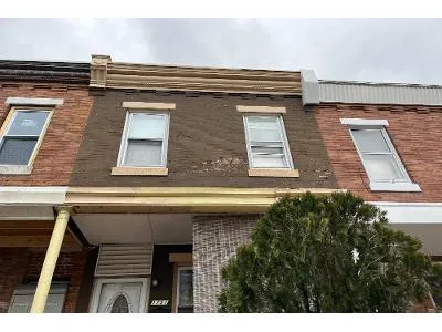 N Lindenwood St for Sale