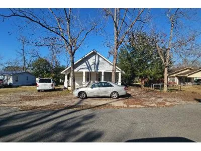 W Alapaha St for Sale