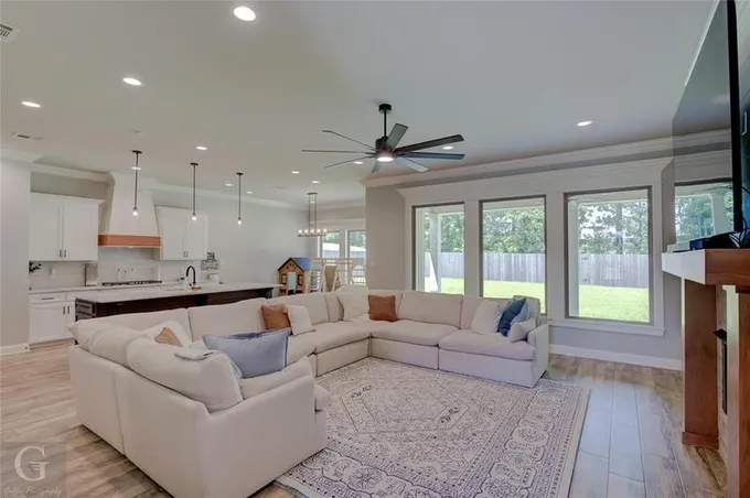 2073 Highpoint Pl, Haughton, LA 71037 for Sale