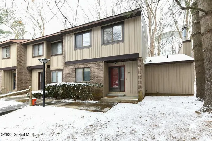 120 KNOLLWOOD TER, Albany, NY 12203 Condo/Townhouse For Sale  MLS# 202329426
