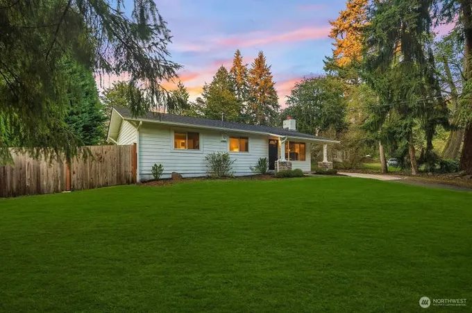 8208 NE 123rd St, Kirkland, WA 98034 - MLS 2191482 for Sale
