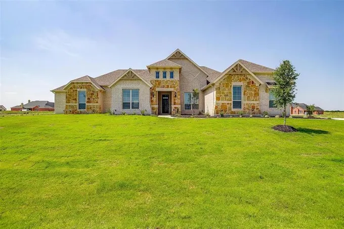 341 Lakota Pkwy, Waxahachie, TX 75165 for Sale