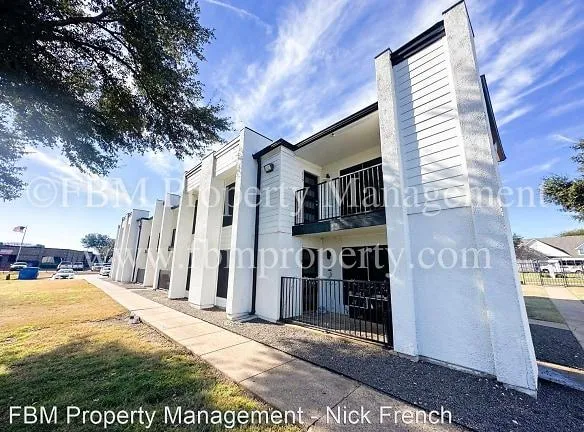 2401 Yorkstown Dr - Ennis, TX 75119 - Home For Rent