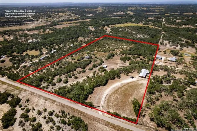 952 CARMEL DR, Blanco, TX 78606 for Sale