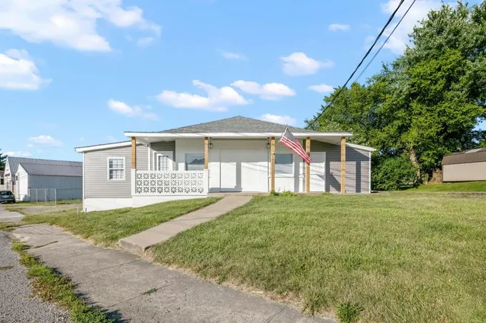 207 S CAMPBELL ST, Lancaster, KY 40444 Single Family Residence For Sale  MLS# 23013806