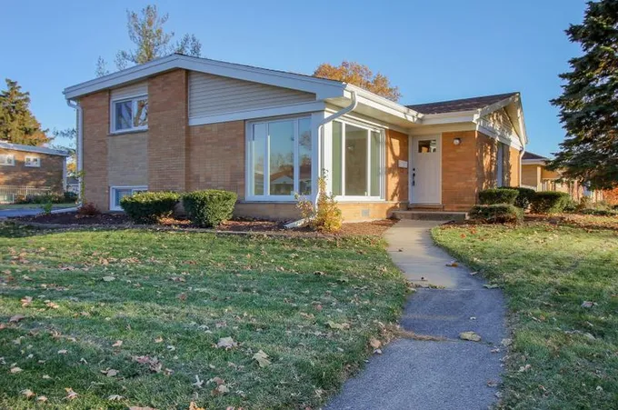 2401 E Martindale Dr, Westchester, IL 60154 - MLS 11934555 for Sale
