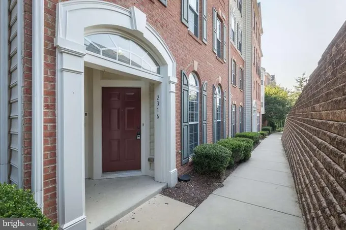 2376 MERSEYSIDE DRIVE, WOODBRIDGE, VA 22191  620889287 for Sale