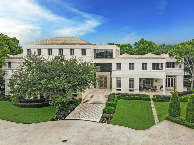 1000 Kirby Dr, Houston, TX 77019 for Sale