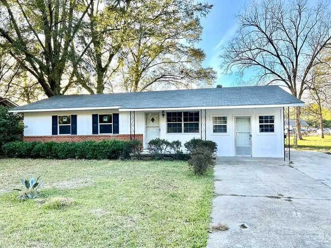 926 Sunflower Dr, LAUREL, MS 39440  MLS# 33426 for Sale