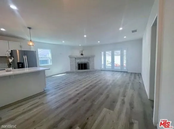 7241 Donna Ave - Los Angeles, CA 91335 - Home For Rent