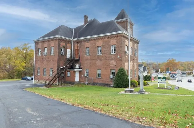 1006 Harrison City Export Rd, Penn Township, PA 15636 - MLS 1630681 for Sale