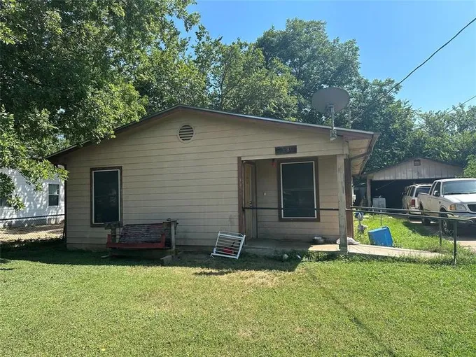 6811 Montana St, Austin, TX 78741 for Sale