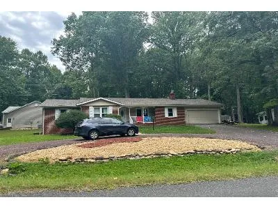 Stratford Cir for Sale