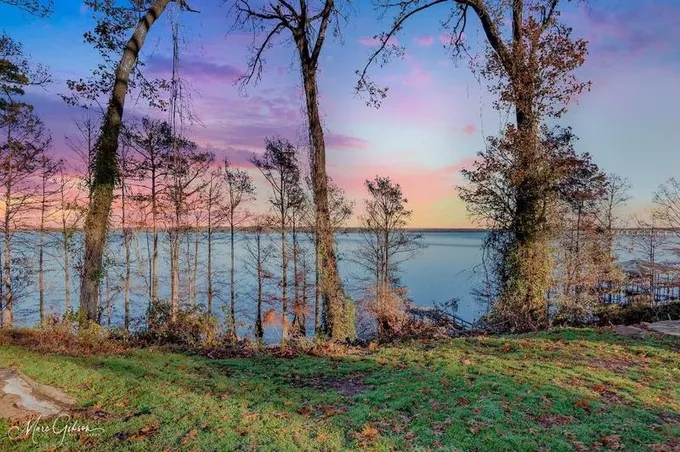 1828 Willow Point Dr, Shreveport, LA 71119 - MLS 20501602 for Sale