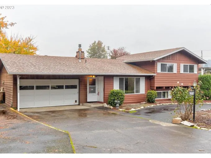 4253 SE HILLSIDE DR, Milwaukie OR 97267 for Sale