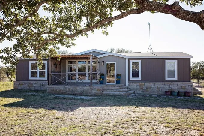 230 Theresa Dr, Graham, TX 76450 for Sale