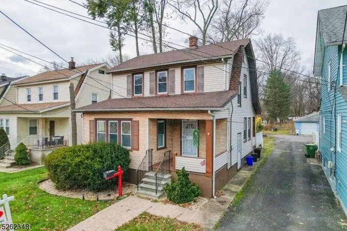718 Chestnut St, Roselle, NJ 07203  621103983 for Sale