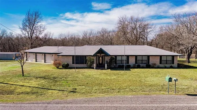 384 Fm 904 S, Pecan Gap, TX 75469 for Sale