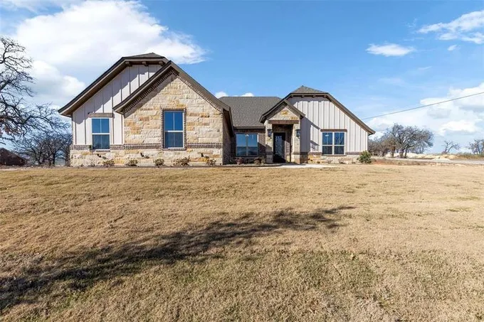 185 Hassler Dr, Stephenville, TX 76401 for Sale