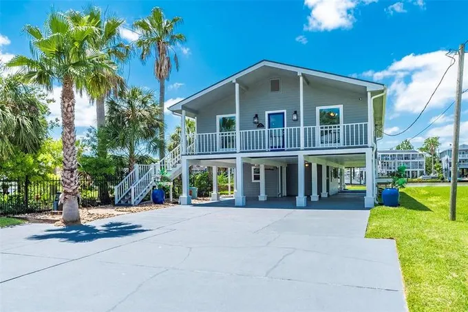 2114 Cove Park Dr, Kemah, TX 77565 for Sale