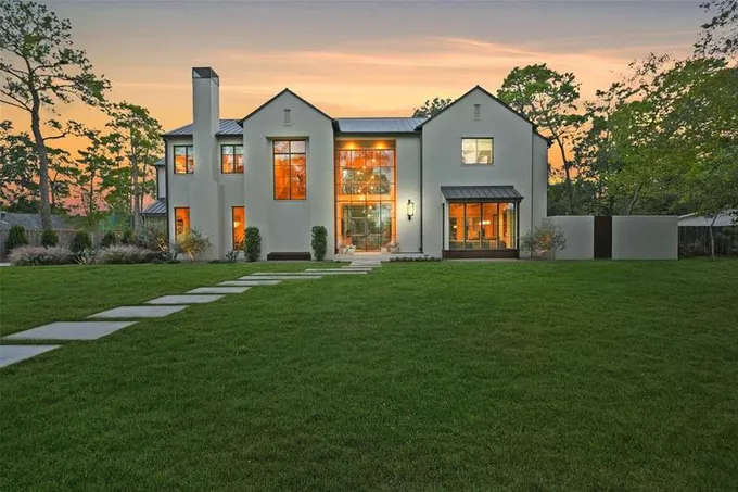 402 Gingham Dr, Houston, TX 77024 for Sale