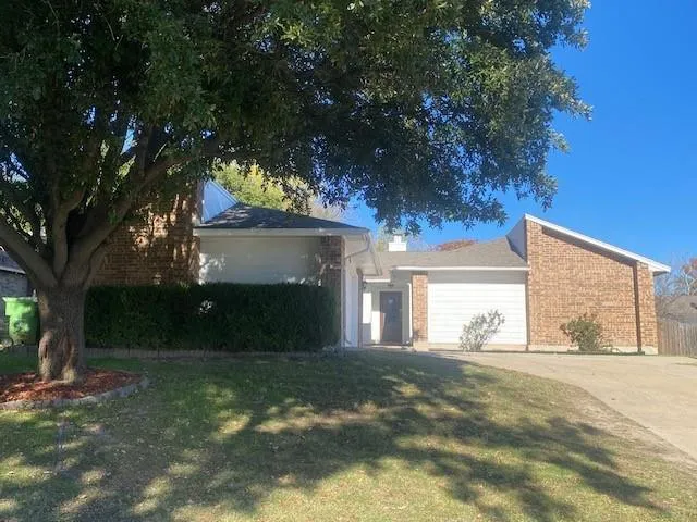 10236 Powder Horn Rd, Fort Worth, TX 76108 for Sale