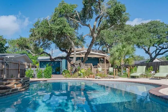 1024 N MAGNOLIA ST, Rockport, TX 78382 Single Family Residence For Sale  MLS# 424520 for Rent