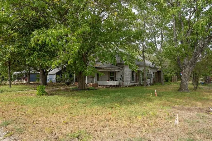 105 Barron St, Covington, TX 76636 for Sale