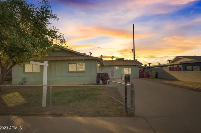 4323 W Rose Ln, Glendale, AZ 85301 - MLS 6633763 for Sale