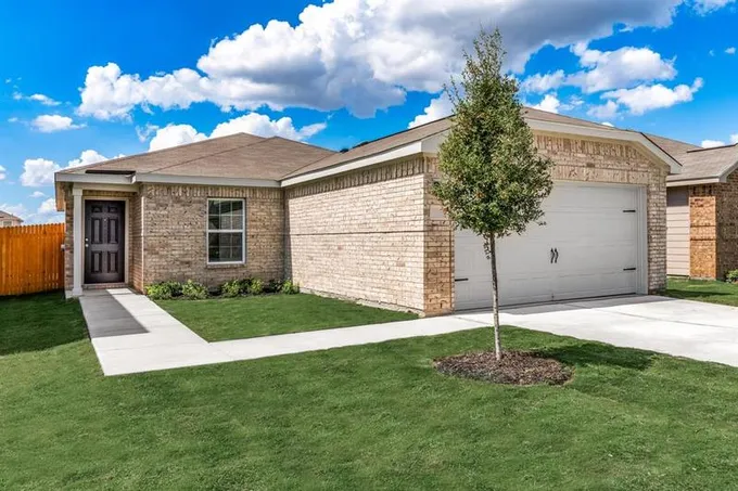 17305 Farmhouse Ln, Elgin, TX 78621 for Sale