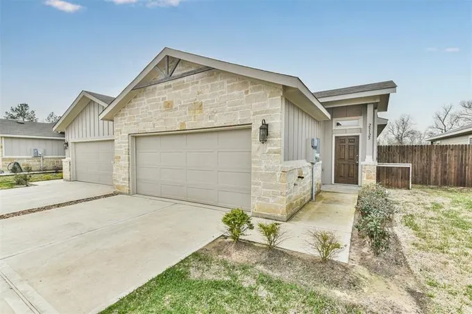 25512 and 25516 Starling Ln, Magnolia, TX 77354 for Sale